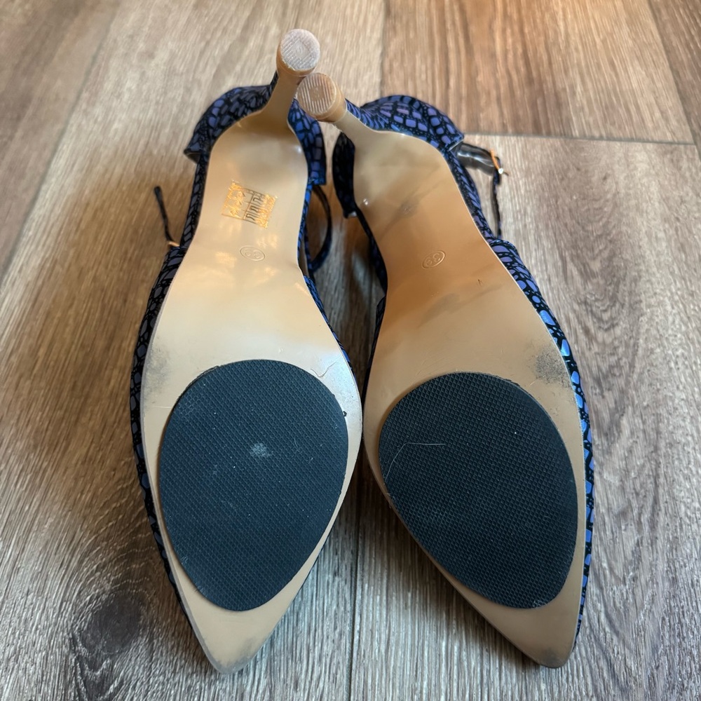 Pointed Toe Blue Crocodile Patterned Stiletto Pumps, Ankle Strap Heels - Picture 5 of 7